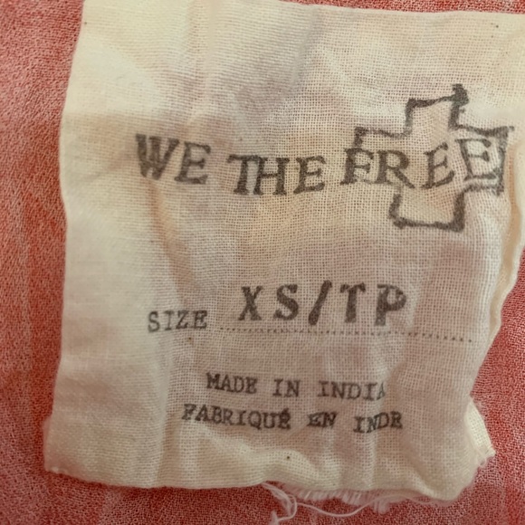 🔥SOLD🔥 We The Free FP Crinkle Button Down Shirt Coral XS - Picture 5 of 11